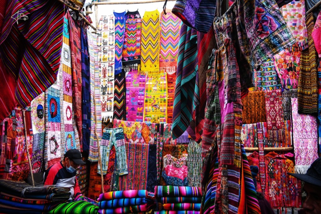 Bunte Dörfer, türkise Quellen und eine atemberaubende Kolonialstadt – Guatemala fasziniert